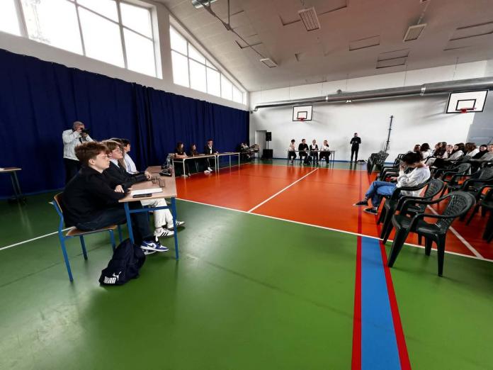 Młodzież debatuje i wybiera się na Prezydencki Kongres Młodzieżowych Rad